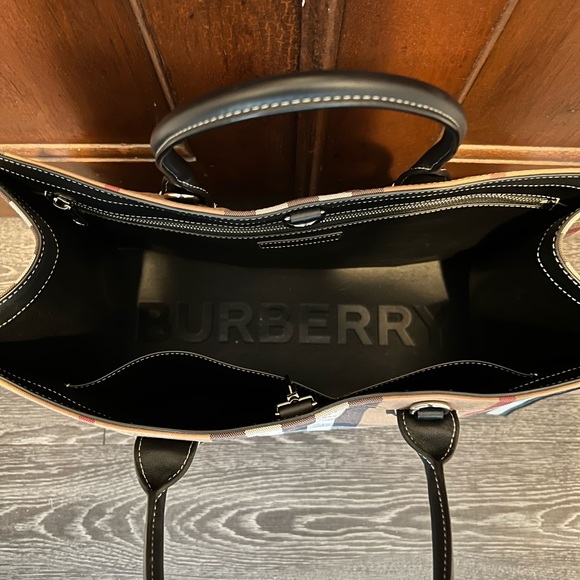 Burberry Denny Tote Bag - Picture 2 of 6